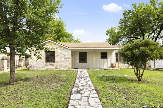 111 N Lewis Ave, Kerrville, TX 78028 - #2