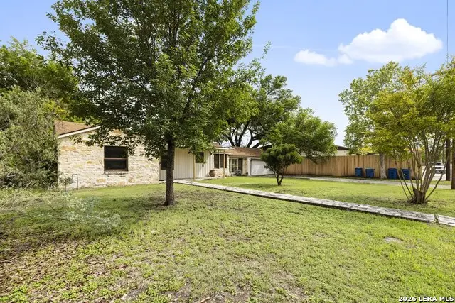 111 N Lewis Ave, Kerrville, TX 78028 - #3