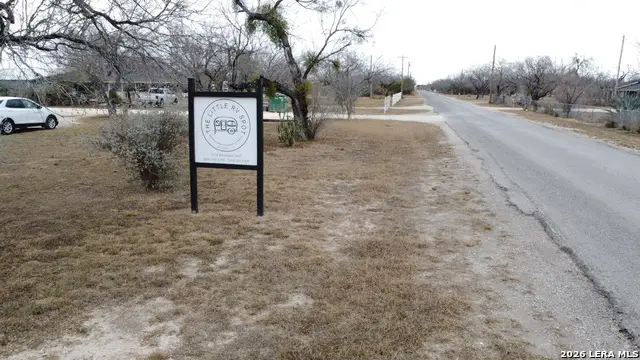 1574 Westward Trl, Uvalde, TX 78801 - #3