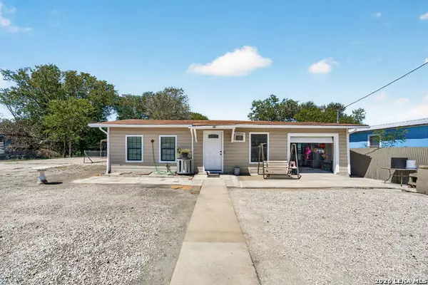 850 Fm 743, Kenedy, TX 78119
