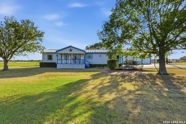 775 Warncke Rd, La Vernia, TX 78121
