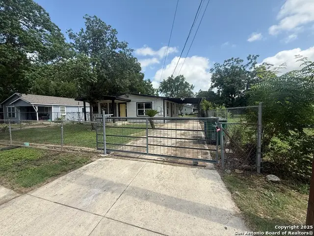 219 Mohawk St, San Antonio, TX 78211 - #3