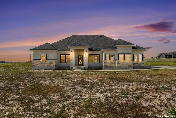 136 Summer Meadow Dr, La Vernia, TX 78121
