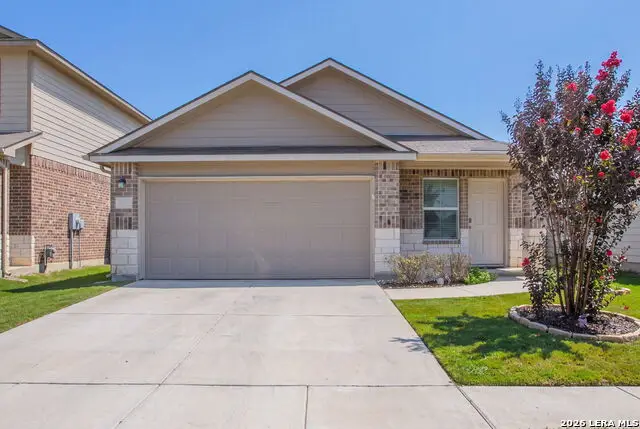 237 Middle Green Loop, Floresville, TX 78114 - #1