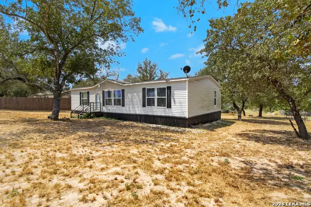 140 Valley View Dr, Poteet, TX 78065 - #2