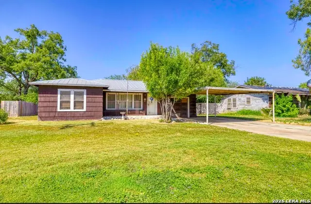 541 N 4th, Uvalde, TX 78801 - #2