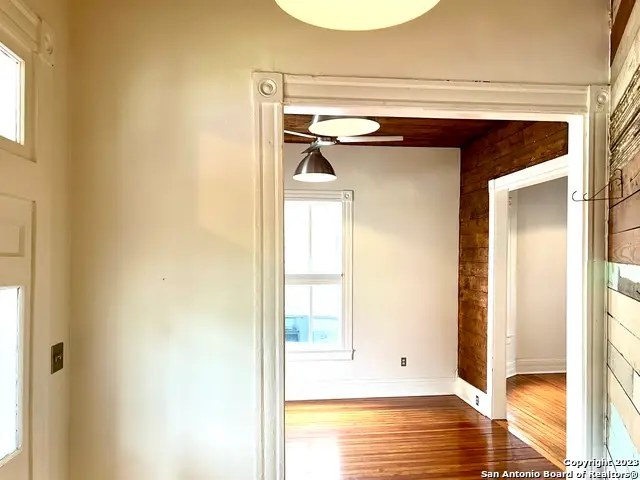 902 N Pine St, San Antonio, TX 78202 - #3