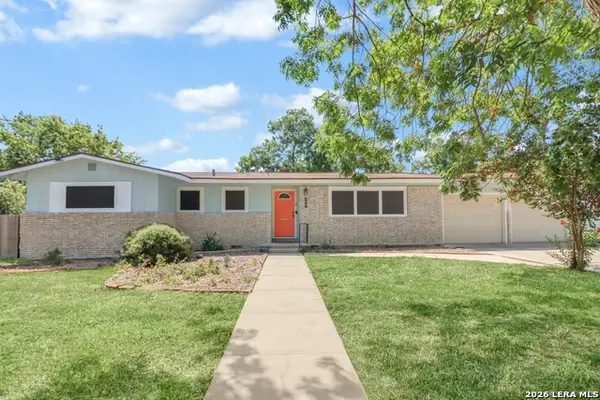 827 W Merriweather St, New Braunfels, TX 78130