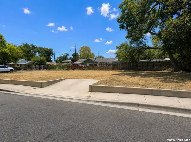 403 S San Bernardo Ave, San Antonio, TX 78237 - #2