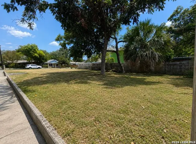 403 S San Bernardo Ave, San Antonio, TX 78237 - #3