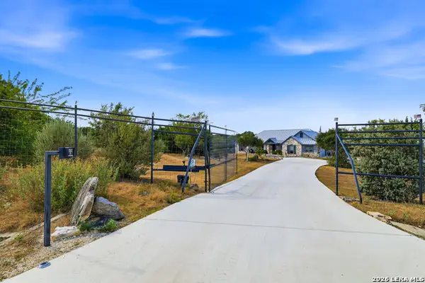 317 White Oak Trl, Boerne, TX 78006