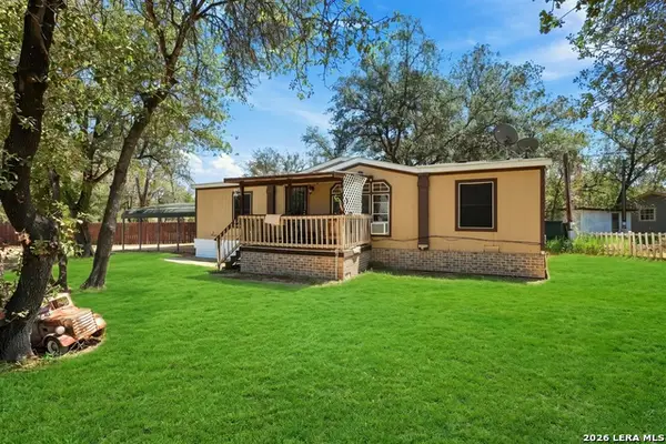 80 Michael Rd, Poteet, TX 78064
