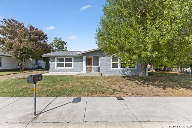 281 N Lone Star Ave, New Braunfels, TX 78130 - #3