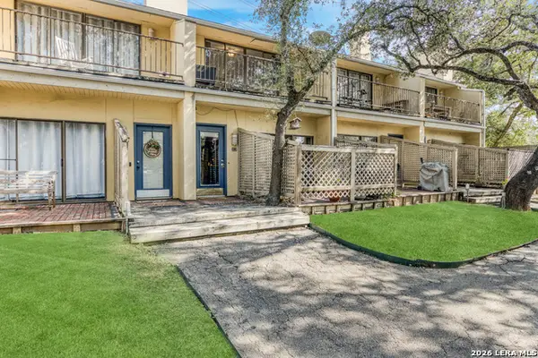 8642 Fredericksburg Rd. #103, San Antonio, TX 78240
