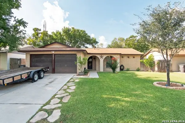 3827 Briar Hollow St, San Antonio, TX 78247