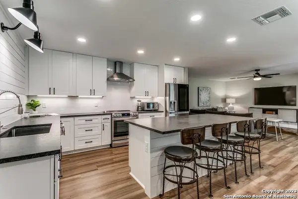 7619 Valley Trails St, San Antonio, TX 78250