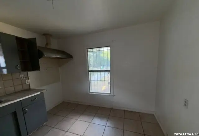 214 W Emerson Ave, San Antonio, TX 78226 - #3