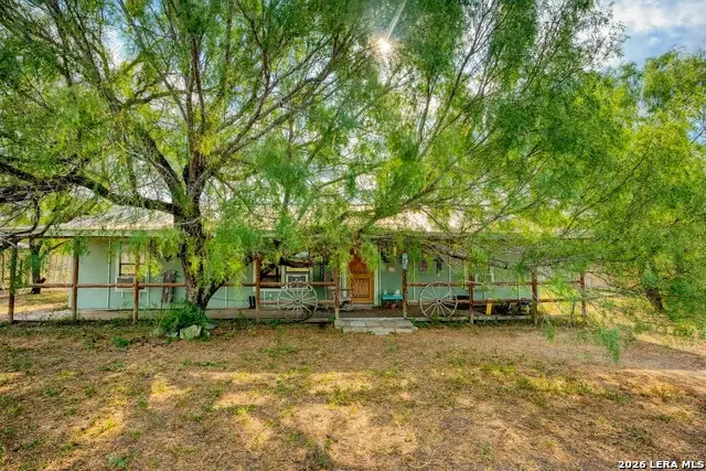 6820 Coughran Rd, Pleasanton, TX 78064 - #2