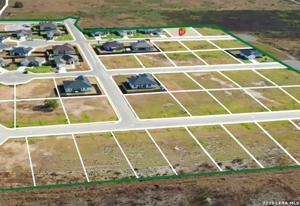 125 Growers Ave, Poteet, TX 78065