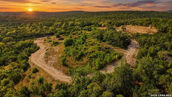 2040 Park Road 37, Helotes, TX 78023