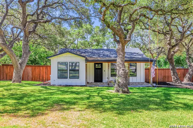 221 W Highland Dr, Boerne, TX 78006 - #1