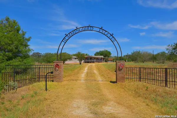 8073 County Road 401, Floresville, TX 78114