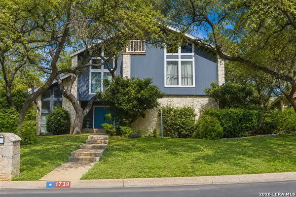 1739 Royal Crescent, San Antonio, TX 78231