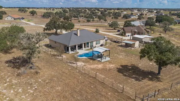708 Lake Valley Dr, La Vernia, TX 78121