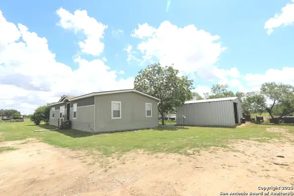 7510 Pittman Road, Adkins, TX 78101
