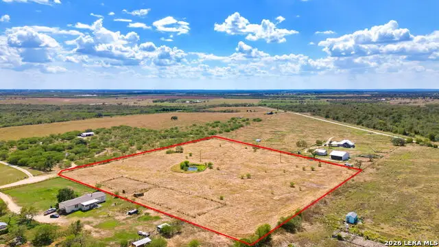 417 High Ridge Meadows Dr, Gonzales, TX 78629 - #1