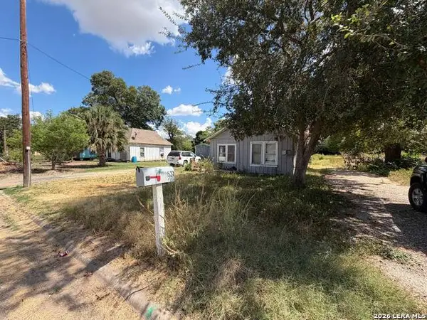 527 Boone Street, Uvalde, TX 78801