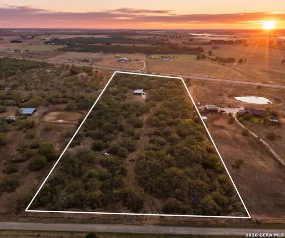 812 County Road 415, Stockdale, TX 78160