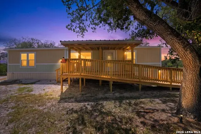 1011 Mark St, George West, TX 78022 - #1