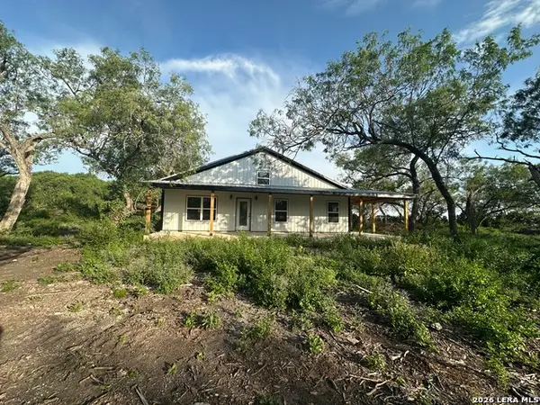 2379 County Road 185, Karnes City, TX 78118