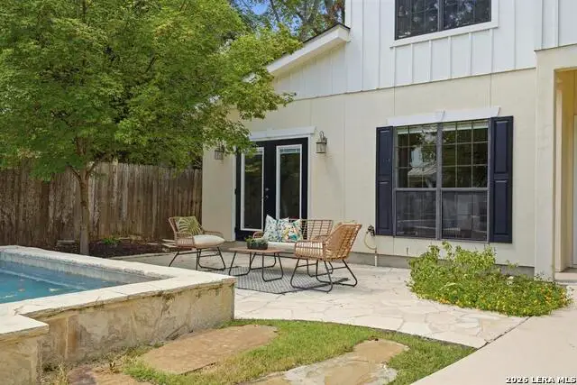 404 Ogrady St, Boerne, TX 78006 - #3