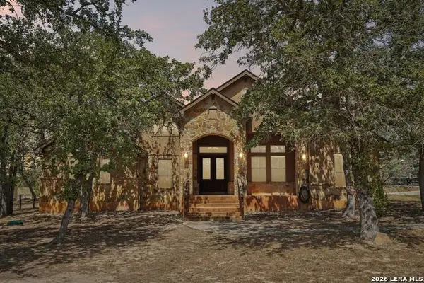 129 Hidden Forest Dr, La Vernia, TX 78121