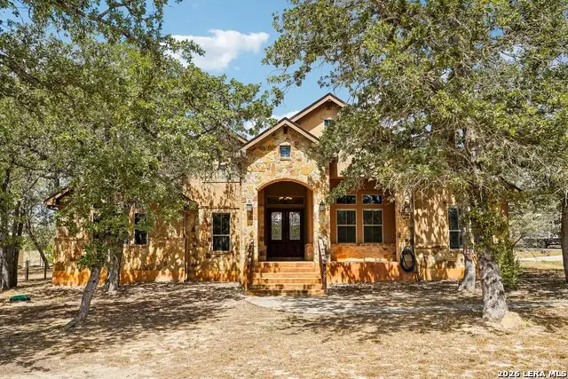 129 Hidden Forest Dr, La Vernia, TX 78121 - #2
