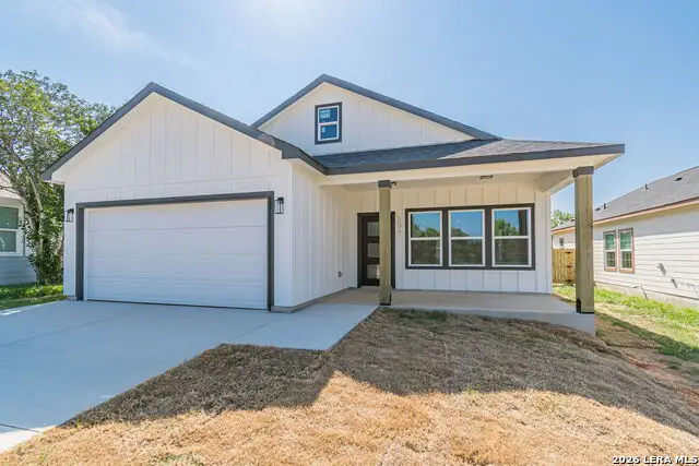 506 Hickory St, Jourdanton, TX 78026 - #2