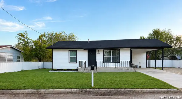 355 E Obregon St, Dilley, TX 78017