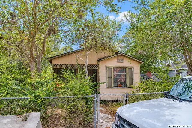 612 W Avenue D, Robstown, TX 78380 - #2