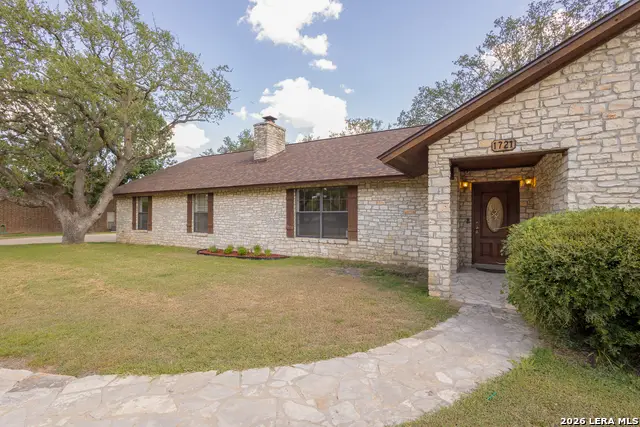 1721 Continental Dr, Pleasanton, TX 78064 - #2