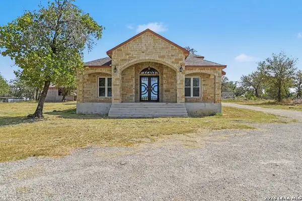 420 Highlands Loop, Poteet, TX 78065