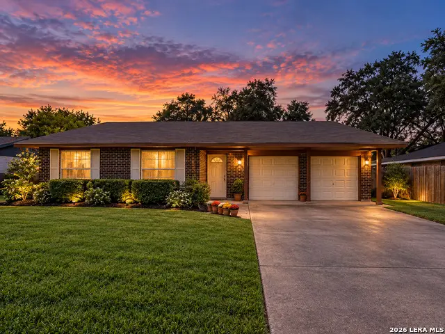 1406 Las Palmas, Beeville, TX 78102 - #1