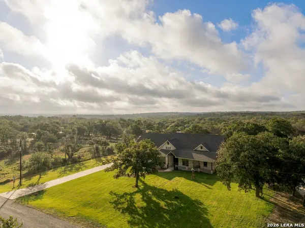 120 Hidden Forest Dr, La Vernia, TX 78121