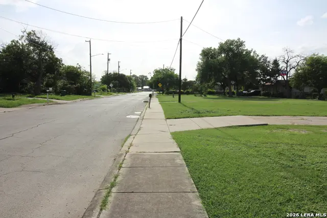 555 Menefee Blvd, San Antonio, TX 78207 - #3