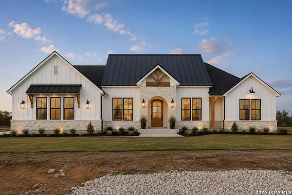 112 Timber Cyn, La Vernia, TX 78121