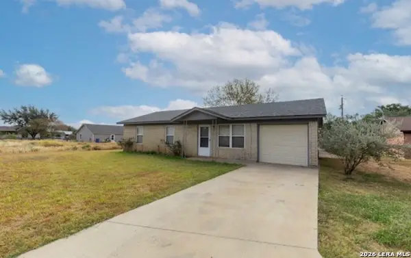 2832 County Road 1129, Pearsall, TX 78061