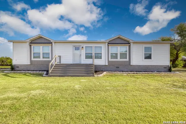 680 Se Front Ave E, Sabinal, TX 78881 - #3