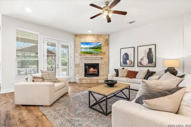 339 Allemania Dr, New Braunfels, TX 78132 - #2