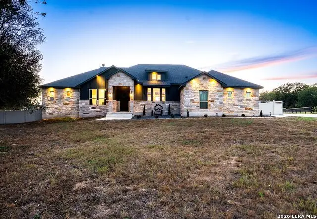 109 Owen Ridge Dr, La Vernia, TX 78121 - #2